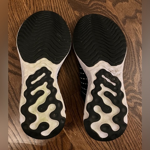 Men's Size 7/Women's Size 8.5 Nike React Phantom Run Flyknit 2 - Picture 9 of 9